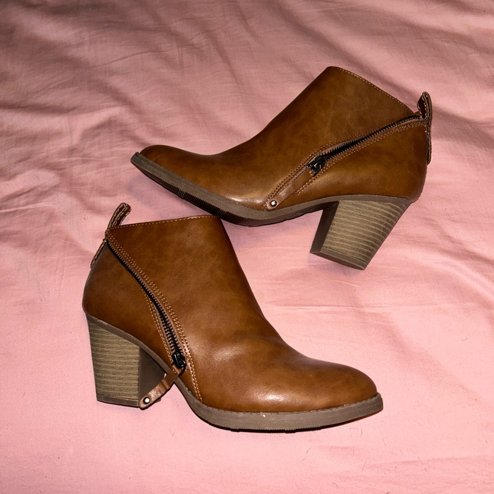 Women’s leather booties